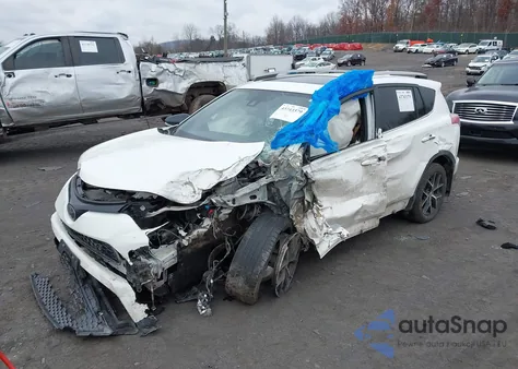 2018 Toyota Rav4 Se z USA, uszkodzony, nr VIN JTMJFREV7JJ221747